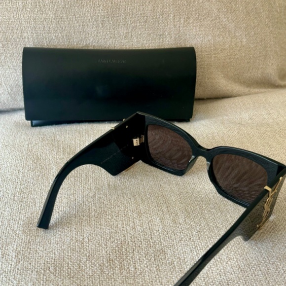 YSL-Saint Laurent Sunglasses- Black - Picture 8 of 16